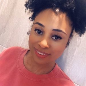 Meet your Posher, Aisha